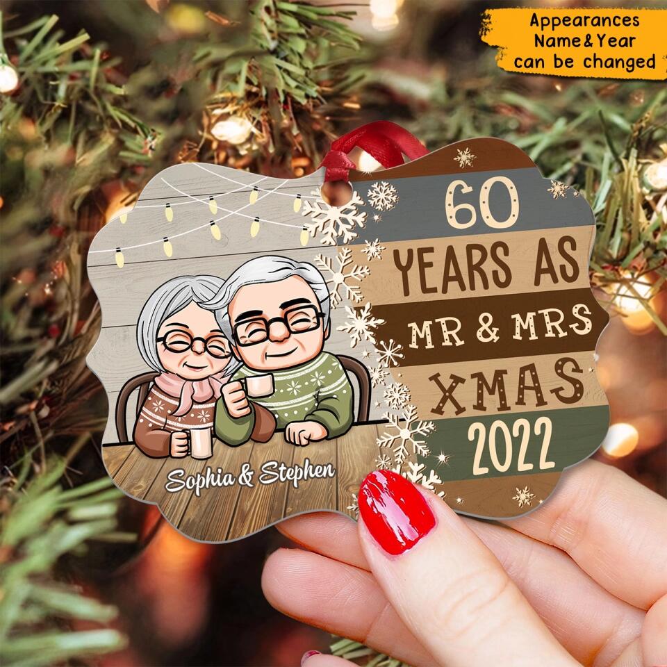 Memorable Christmas - Personalized Anniversary Wooden Ornament